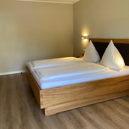 Lenneplaetze 호텔 3*