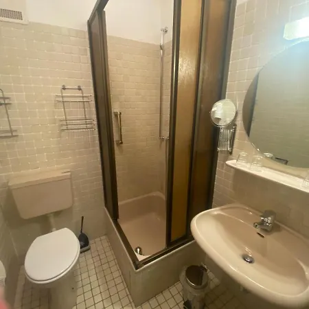 Hotel Lenneplaetze 3*