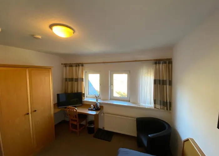 Lenneplaetze 호텔 3*